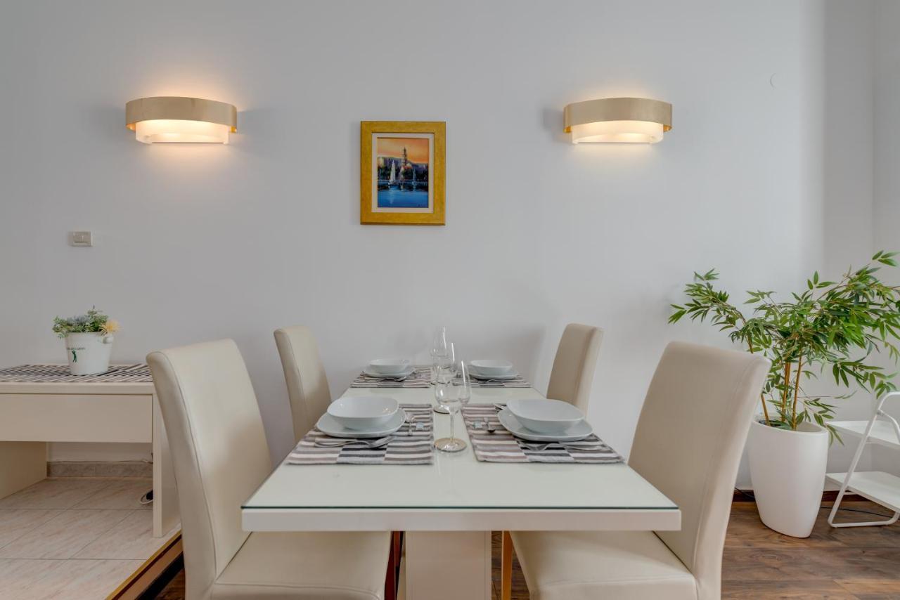 Apartments Riva Lucija By Litto Split Luaran gambar