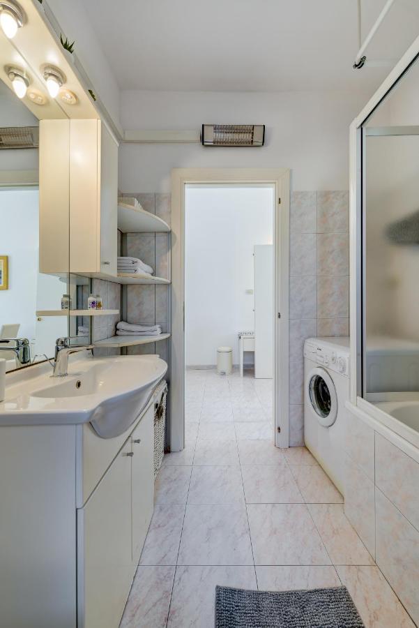 Apartments Riva Lucija By Litto Split Luaran gambar